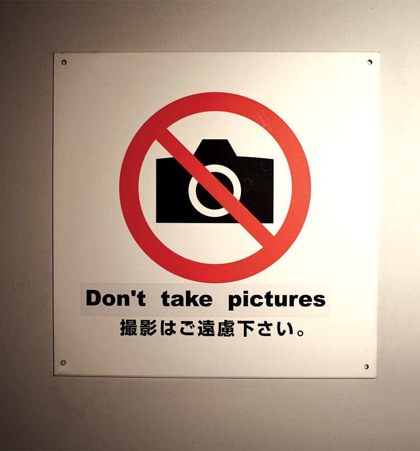 Do not take pictures sign